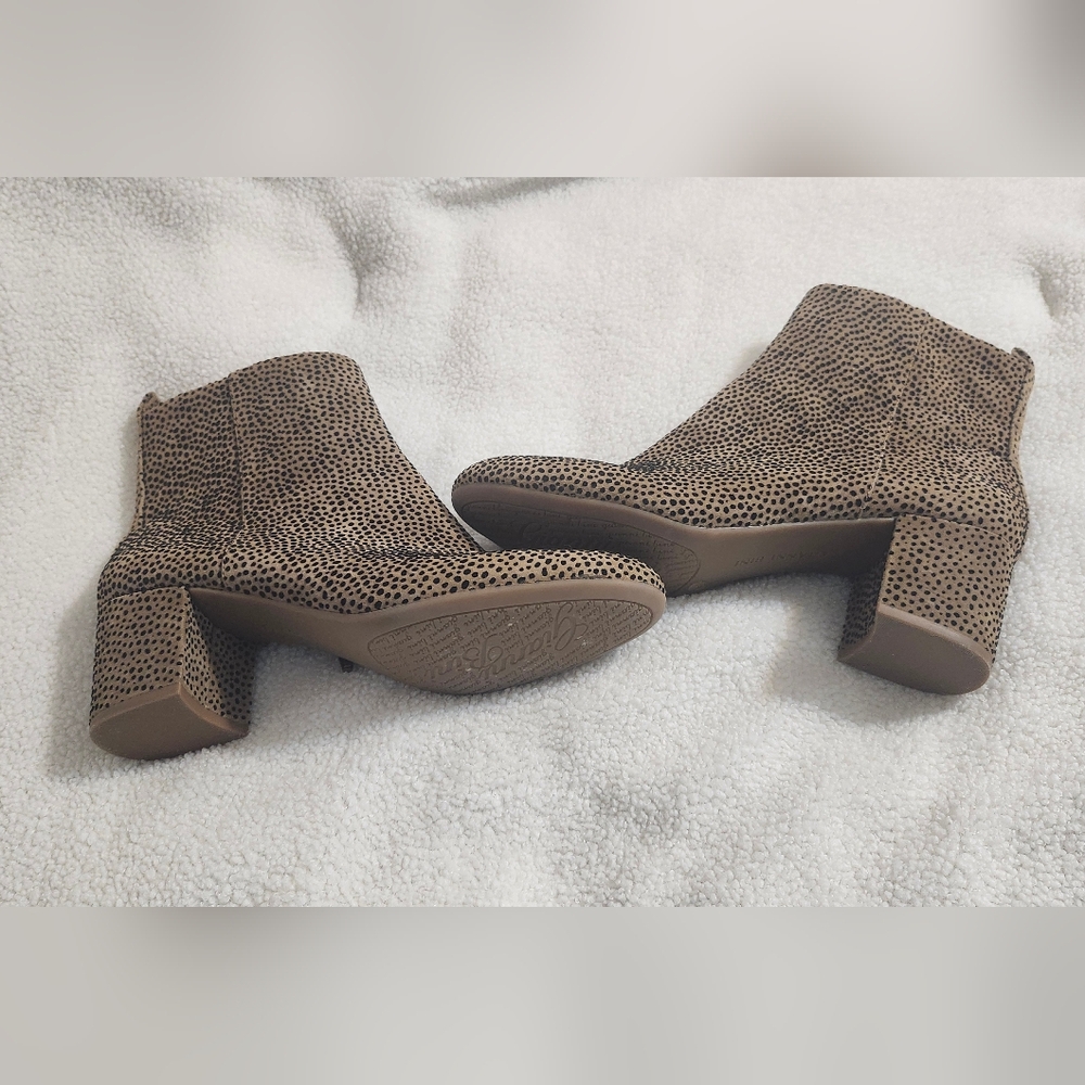 Gianni Bini Leather Upper Animal Print Size 9.5 NWOT